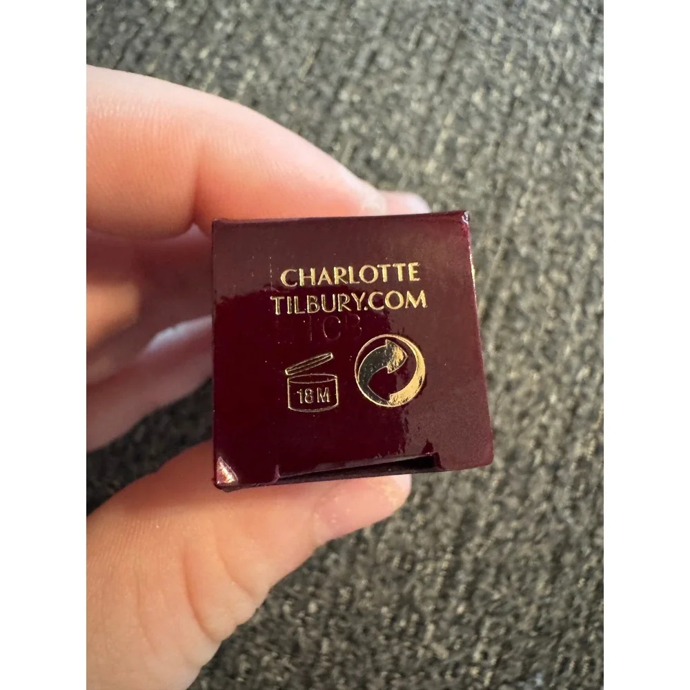 Charlotte Tilbury KISSING Lipstick Love Bite Warm Red Satin Finish 3.5g